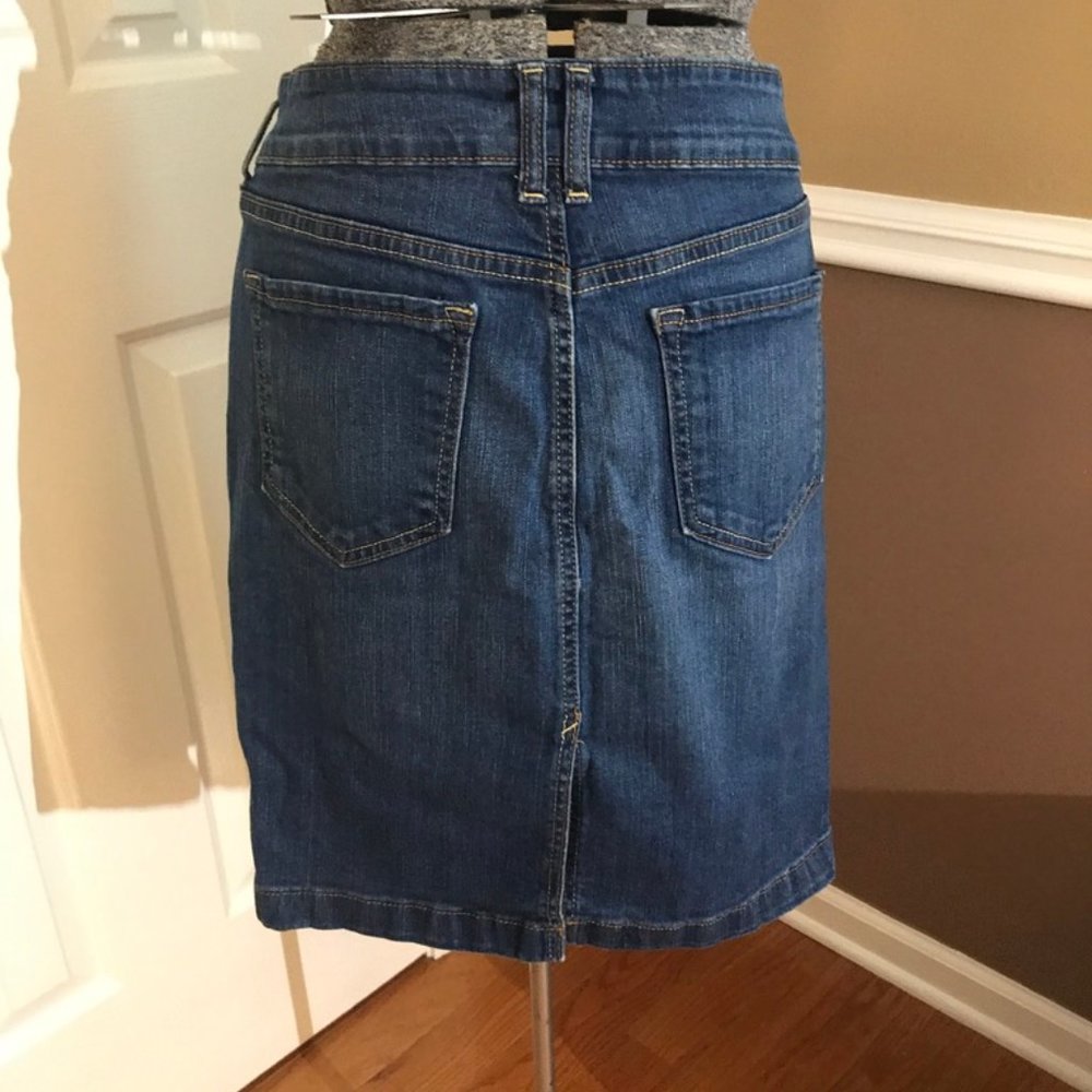 👛 Old Navy Jean Skirt (size 8)